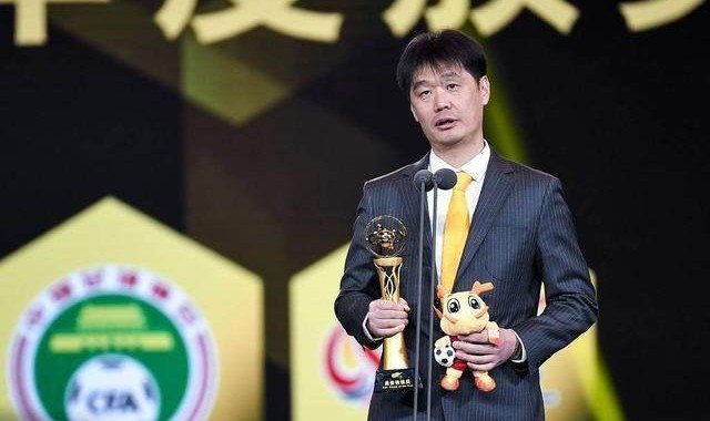 开云网站-继任者李霄鹏需避免李铁三宗“罪” 情绪稳定最重要